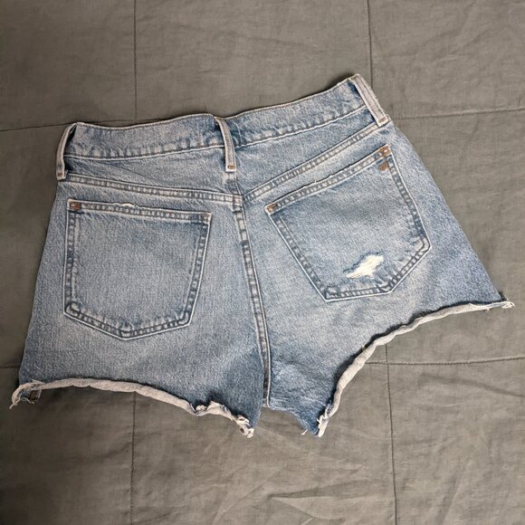 Madewell Relaxed Denim Shorts in Madera Wash: Side-Slit Edition - Picture 6 of 7